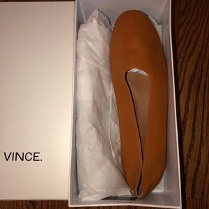 Vince Maxwell 39.5 (9.5) Tan Flats